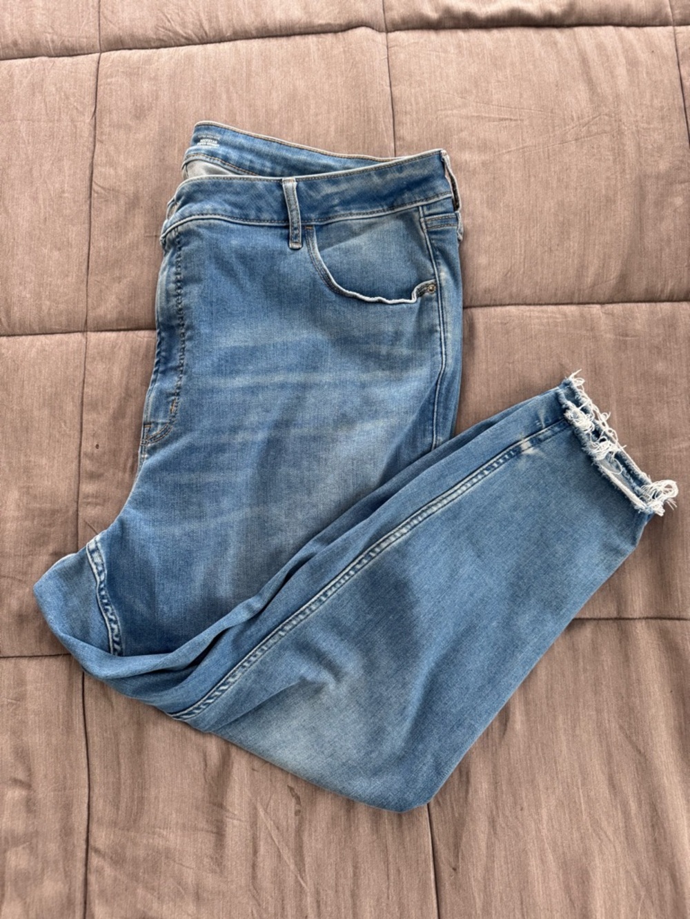 Old Navy Extra High-Rise Rockstar Super Skinny Jeans size 26